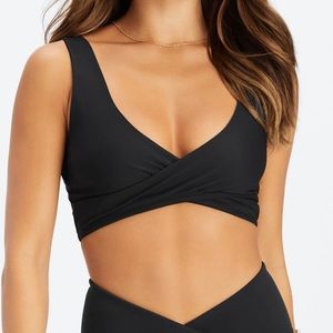 NWT Fabletics Cross Front Low Impact Sports Bra Black Small